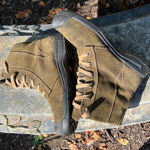 EUC Keen olive suede tie boots EU 39.5 US 9 - Picture 4 of 13
